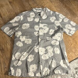 GAP Men’s Floral Camp Shirt